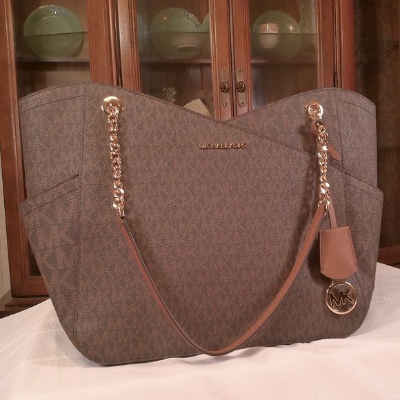 LKNW Michael Kors Signature Lg Chain Shoulder Bag GoldTone Accents(No Call Outs) - Picture 1 of 16